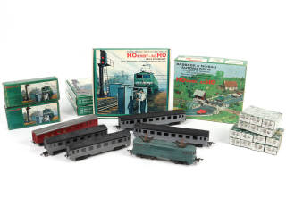 Lot 21 - HORNBY 'HO' (26)