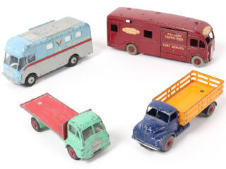 Lot 326 - DINKY TOYS (GB) (4)