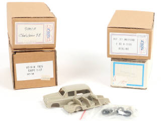 Lot 143 - DIVERS (4)