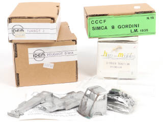 Lot 141 - DIVERS (4)