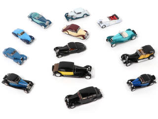 Lot 117 - DIVERS (13)
