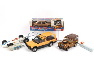 Lot 17 - DIVERS (4)