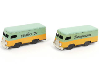 Lot 16 - DIVERS (2)