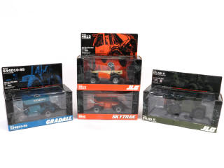 Lot 204 - JLG (USA) (4)
