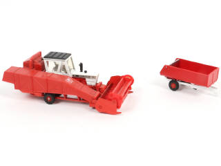 Lot 234 - CORGI TOYS (GB) (2)
