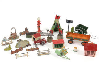 Lot 13 - DIVERS (15)