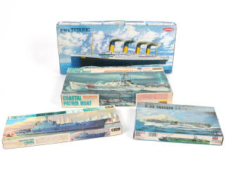 Lot 31 - DIVERS (4)