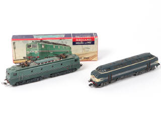 Lot 111 - HORNBY 'HO' (2)