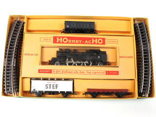 Lot 112 - HORNBY 'HO' (1)