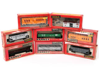 Lot 60 - DIVERS (USA) (8)