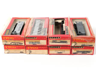 Lot 60 - DIVERS (USA) (8)