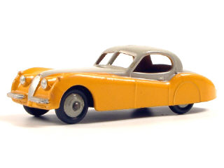 Lot 122 - DINKY TOYS (GB) (1)