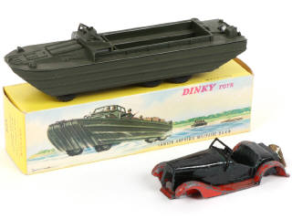 Lot 401 - DINKY TOYS (FRANCE) (2)