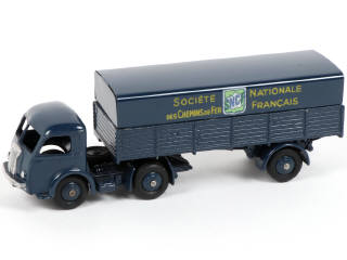 Lot 384 - DINKY TOYS (FRANCE) (1)