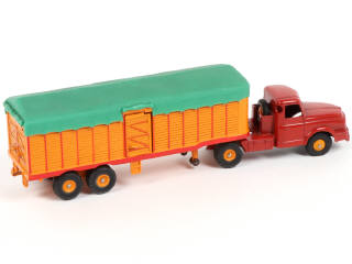 Lot 385 - DINKY TOYS (FRANCE) (1)