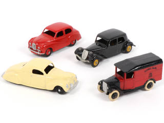 Lot 367 - DINKY TOYS (2)