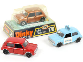 Lot 366 - DINKY TOYS (GB) (3)