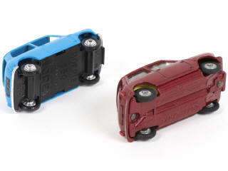 Lot 247 - DIVERS (2)