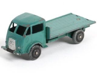 Lot 381 - DINKY TOYS (FRANCE) (1)