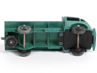 Lot 381 - DINKY TOYS (FRANCE) (1)