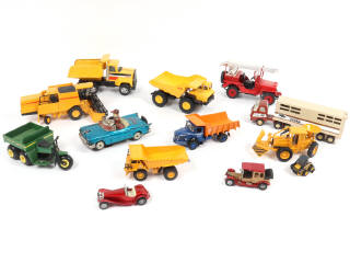 Lot 122 - DIVERS (13)