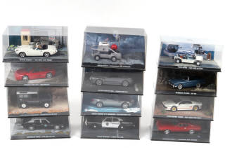 Lot 172 - DIVERS (12)