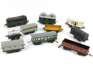 Lot 96 - DIVERS (10)