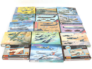 Lot 54 - DIVERS (15)