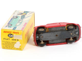 Lot 346 - DINKY TOYS (FRANCE) (1)