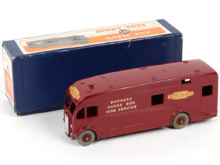 Lot 447 - DINKY TOYS (GB) (1)