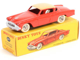 Lot 332 - DINKY TOYS (FRANCE) (1)