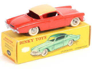 Lot 332 - DINKY TOYS (FRANCE) (1)