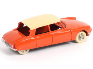 Lot 315 - DINKY TOYS (FRANCE) (1)