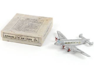 Lot 454 - DINKY TOYS (GB) (1)