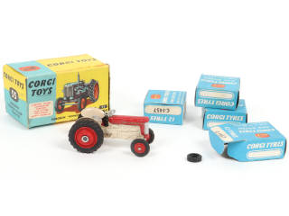 Lot 223 - CORGI TOYS (GB) (1)