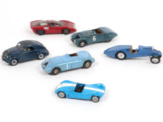 Lot 100 - DIVERS (6)