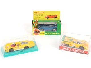 Lot 82 - DIVERS (3)