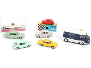 Lot 104 - DIVERS (7)