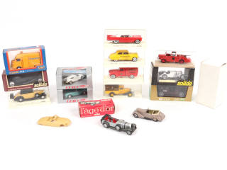 Lot 141 - DIVERS (15)