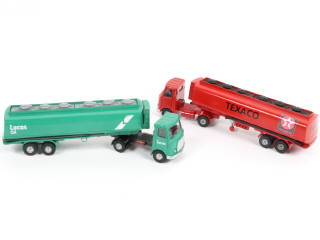 Lot 343 - DINKY TOYS (GB) (2)