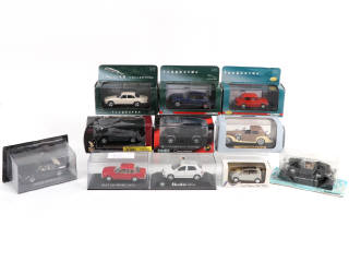 Lot 193 - DIVERS (13)