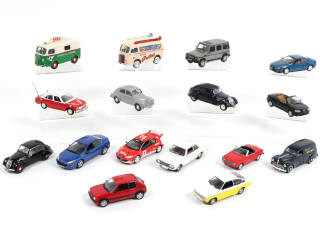 Lot 66 - DIVERS (16)