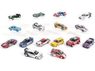 Lot 69 - DIVERS (16)