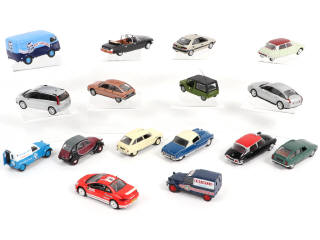 Lot 62 - DIVERS (16)