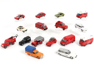 Lot 60 - DIVERS (16)