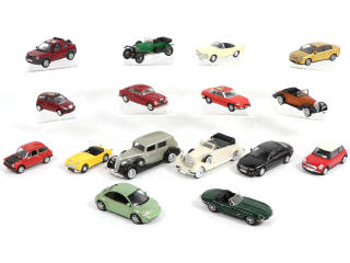 Lot 58 - DIVERS (16)