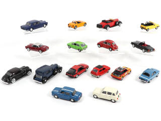 Lot 63 - DIVERS (16)