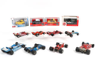 Lot 38 - DIVERS (12)