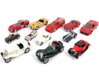 Lot 39 - DIVERS (12)