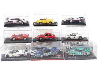 Lot 119 - DIVERS (9)